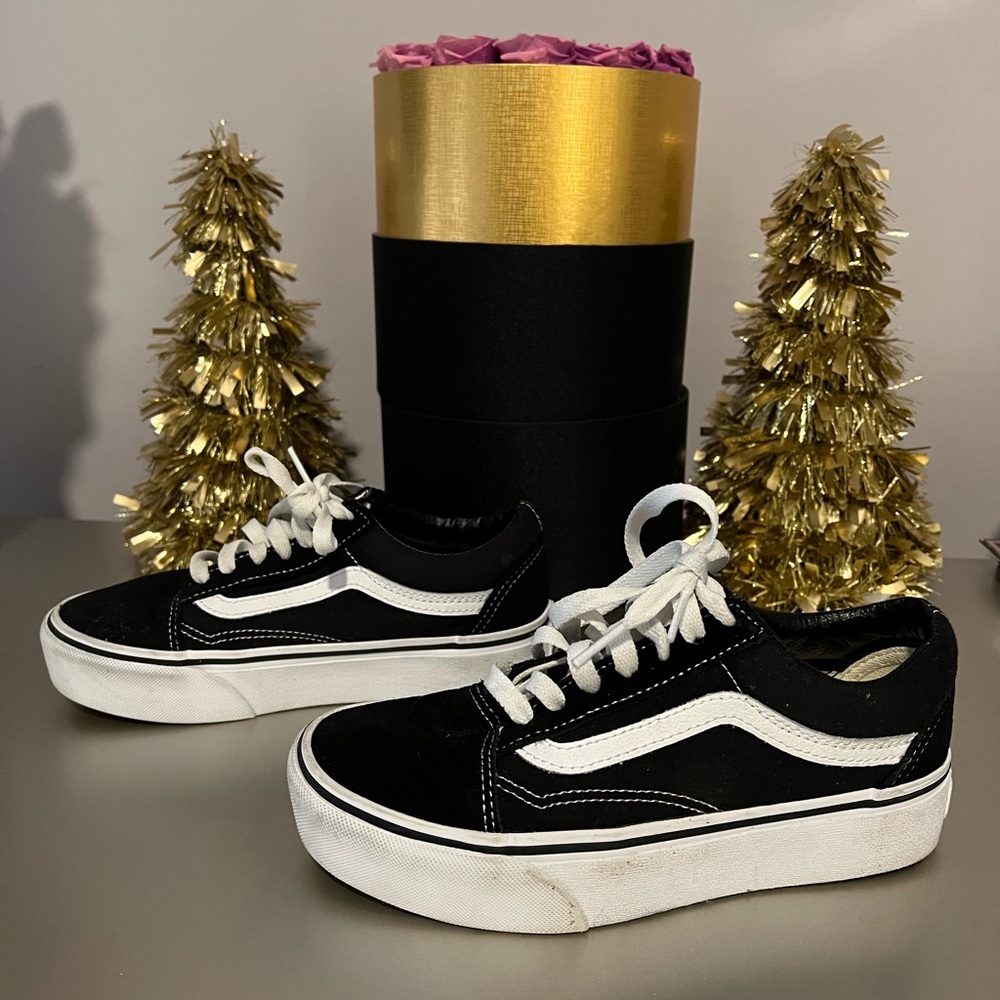 Unisex platform Vans. Worn twice.